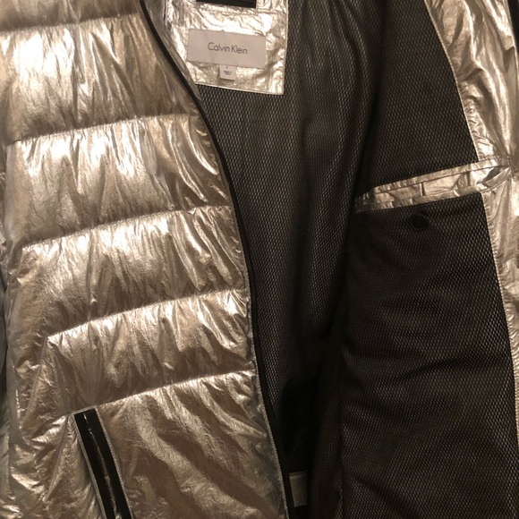 Calvin Klein Men’s Metallic Puffer Hoodie Jacket - Picture 4 of 4